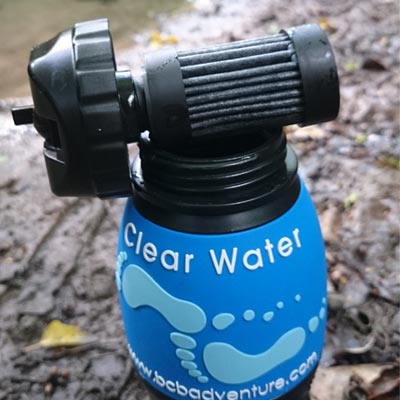 la gourde Watertogo permet de filtrer l'eau en randonnée et voyage, y compris les virus pathogènes et polluants chimiques