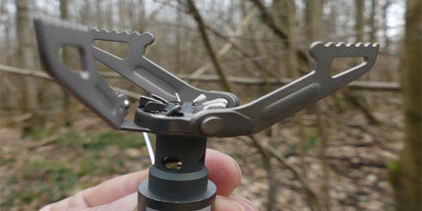 ultra léger pour randonner, le réchaud gas BRS 3000T est très minimaliste