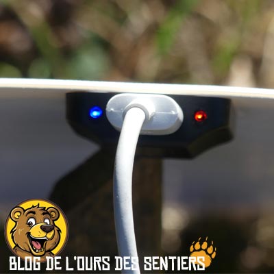 Grace aux leds qui affichent le niveau de recharge solaire sur le panneau Powertec Ptflap 6 watts, vous pouvez savoir si le panneau produit de l'électricité