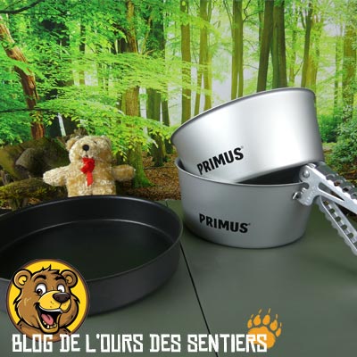 La popote Essential 1.3 litres primus se compose de deux pots de cuisson et d'une poele ultra légère
