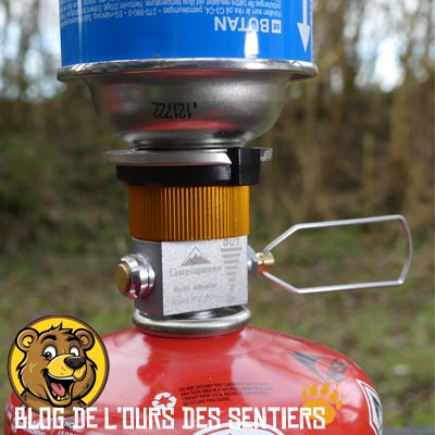 REcharger sa cartouche de gaz rechaud randonnée, c'est possible grâce à un petit adaptateur spécial