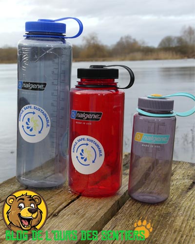 les gourdes nalgene en large ouverture se déclinent en trois volumes de 150, 100 et 50 cl