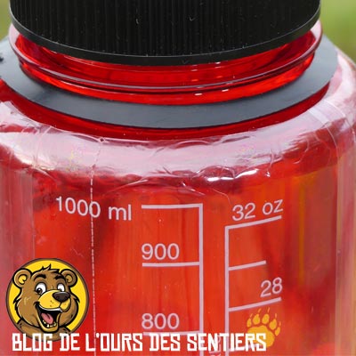 Des graduations de volumes sont indiquées sur les gourdes et les bouteilles Nalgene