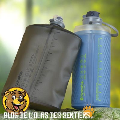 La gourde souple Flux d'hydrapak garde sa forme une fois vide, mais peut être repliée