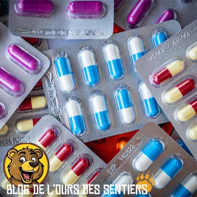 Pour un voyage ou un trek longue distance, pensez à compléter votre équipement de soins avec vos médicaments habituels