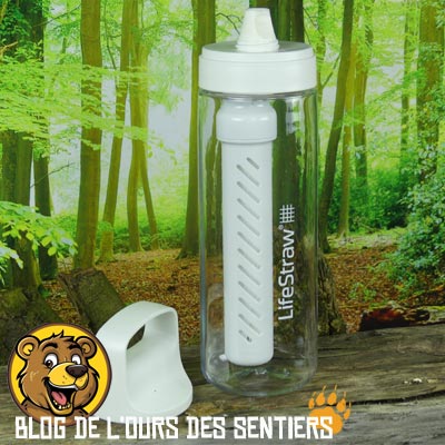 Robuste et efficace avec sa cartouche fibres creuses au charbon actif, la Gourde filtrante Lifestraw GO2 est adapté aux voyages