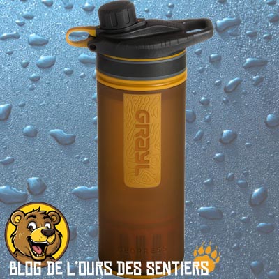 Le purificateur Geopress de Grayl est une gourde filtrante qui fonctionne avec un filtre presse intégré