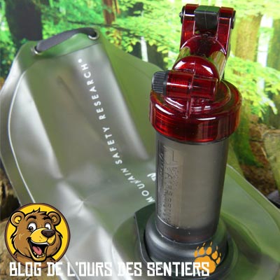 Meilleure solution de filtration de l'eau potable, le Filtre pompe Miniworks MSR connecté sur poche à eau Dromlite