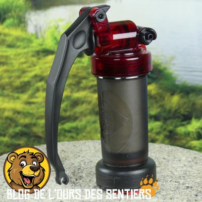 Le filtre eau portable Miniworks MSR avec pompe manuelle est suffisament compact pour le ranger dans son sac à dos