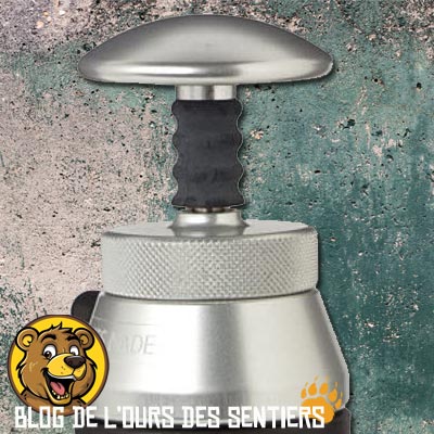 Grace à sa pompe sous forme de piston, le filtre eau katadyn pocket permet d'assurer un bon débit de filtration de l'eau potable