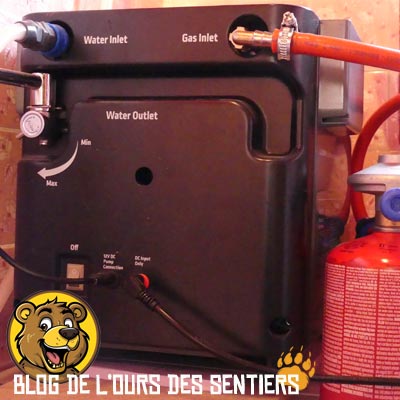 Vue du Chauffe Eau portable Kampa Geyser
