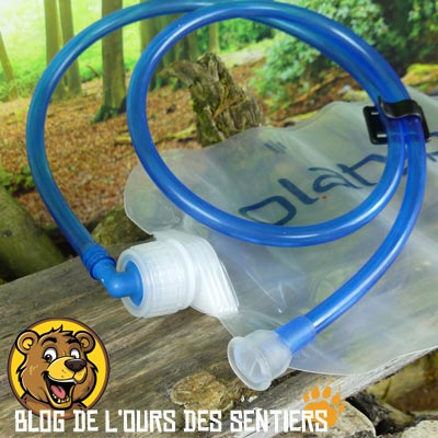 Avec le set d'hydratattion, vous pouvez transformer votre poche réservoir dromedary en système d'hydratation complet