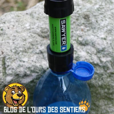 Le goulot des bouteilles d'eau minérales gazeuses est compatible avec la plupart des filtres pailles