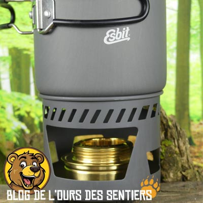Pour randonner et le bivouac, le combo d'un bruleur avec popote Esbit et support "CS985HA" sera le plus avantageux