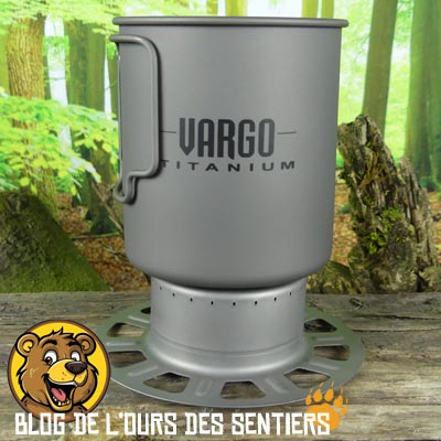 Le bruleur réchaud alcool Decagon Vargon comporte une large base pour assurer sa stabilité