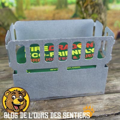 Compact et très léger, de conception simple, le Réchaud Mini Cooker BCB est idéal pour un kit de survie