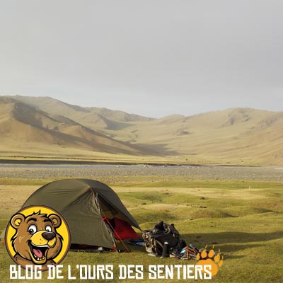 bien se préparer pour randonner en solo, c'est anticiper tous les risques et contraintes liées à la solitude face à la nature