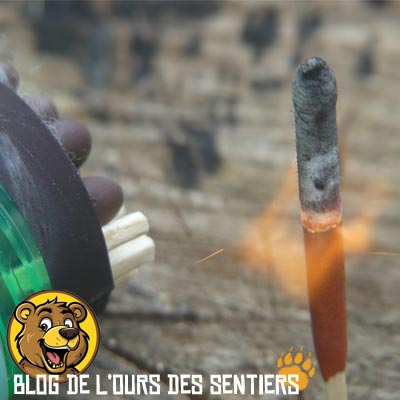 Les allumettes de survie BCB agrées par l'otan supportent très bien le vent comme la pluie sans s'éteindre une fois allumées