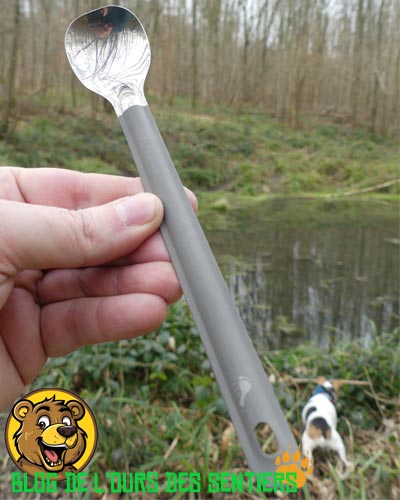 Cuillère Long manche titane Toaks ultra légère pour le trek avec ses sachets lyophilisés