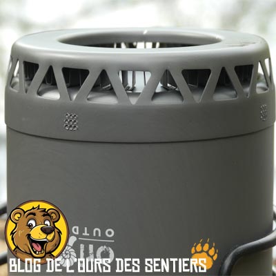 Avec échangeur thermique, le pot de cuisson en aluminium anodisé biwak 1-2 personnes permet d'augmenter le rendement de son réchaud gaz