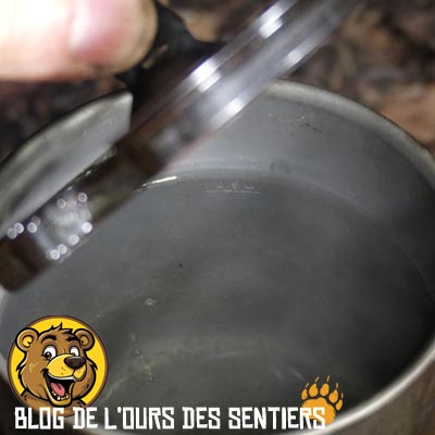 Il faut moins de 15 minutes au réchaud bois bushbox ultralight pour faire bouillir 50 cl d'eau froide