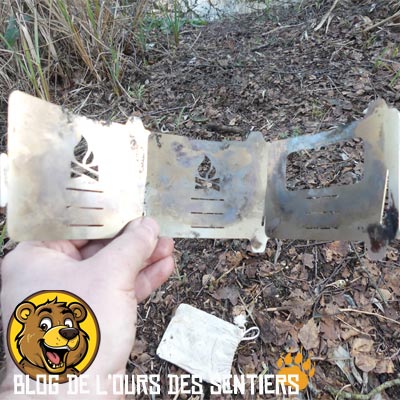 Chaque pièce composants le réchaud bois bushbox s'emboitent les unes dans les autres grâce à un système ingénieux