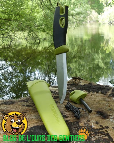 Equipé d'une pierre à feu intégrée au manche, le couteau mora companion spark est un équipement bushcraft complet