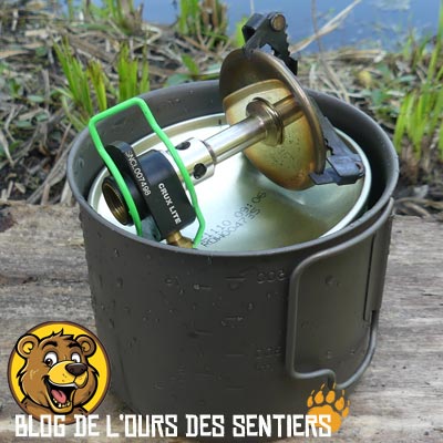 Le réchaud Crux Lite est trop gros pour s'insérer dans un pot de 55 cl titane Toaks avec une cartouche de gaz de 100 g
