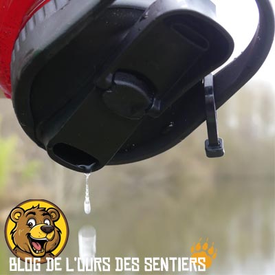 Pas besoin d'aspirer par le goulot pour recevoir un bon débit de filtration d'eau potable sur le filtre DayCap Platypus