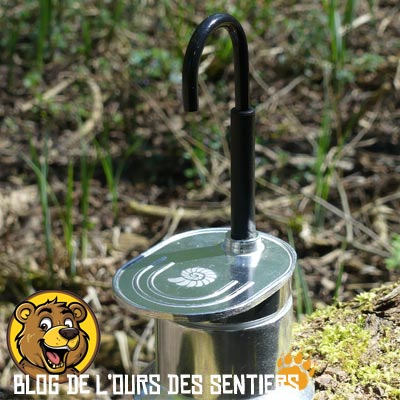 Se faire couler un bon café en bivouac d'expédition ou randonnée est très facile grâce à la mini cafetière origin outdoors