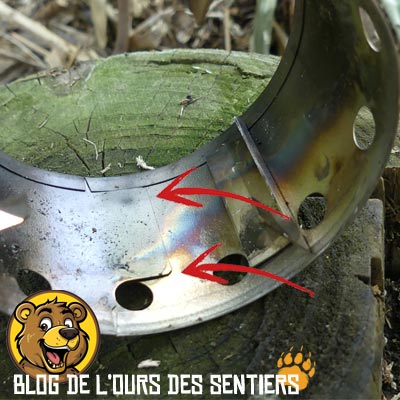 La forme des cylindres composant le réchaud Ti DX Stand Evernew n'est fait que d'un entrelassement de plaques titanes et soudées entre elles
