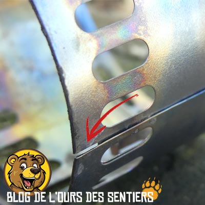 Peu robuste, le réchaud en titane multi combustible Ti DX Stand ne semble pas durable
