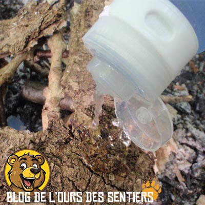 Un flacon souple de type bain douche vous permettra de transporter la dose requise à votre réchaud randonnée