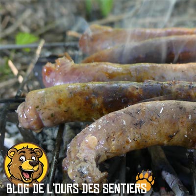 Mini barbecue pliant, le firebox grill vargo permet de cuire de belles grillades en bivouac léger
