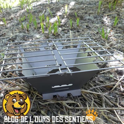 Pour ce nouveau test, l'ours des sentiers, le blog des amateurs de bushcraft, propose le test du firebox grill titane vargo