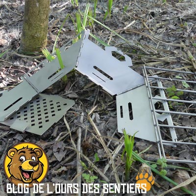 D'un seul élément mais composé de différents volets reliés par des charnières, le Firebox Grill Titane Vargo est assez facile à installer