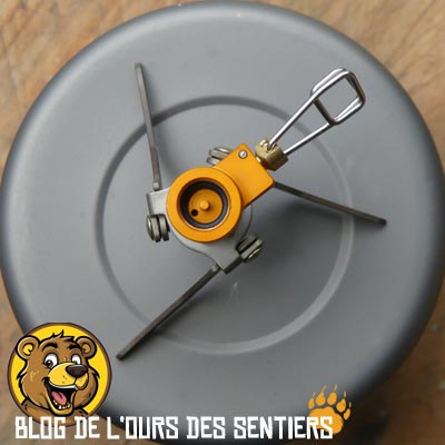 Le diamètre des ailettes support popote du réchaud gaz trekking firemaple FMS 300T est compatible avec des popotes de volume jusqu'à 110 cl