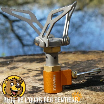 Pour son repas de bivouac léger, partir avec un réchaud FMS 300T Firemaple est idéal pour le randonneur minimaliste