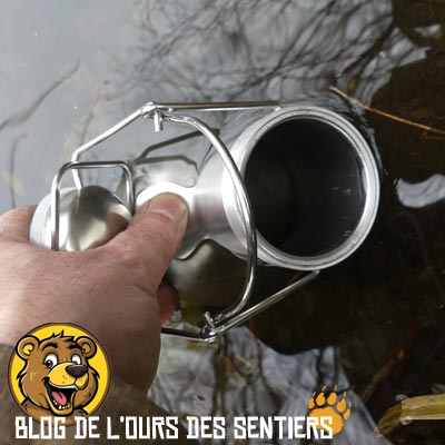 le large goulot de la gourde canette cao est pratique pour remplir la bouteille