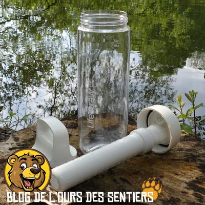 la gourde go série filtrante go2 lifestraw se compose d'une gourde, d'une cartouche filtrante et d'un bouchon à vis