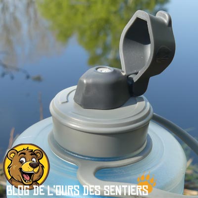 Hydrapak propose un bouchon filtre à fibres creuses et qui s'adapte sur la gourde flux
