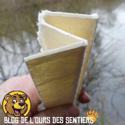 L'allumage de feu de camp est facile et rapide en utilisant le papier imprégné de stearine Hammarö