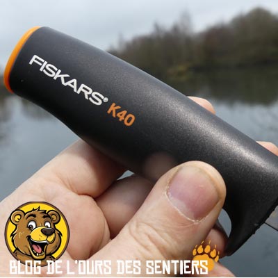 meilleur couteau bushcraft survie, le k40 fiskars est très précis avec sa lame fine en inox
