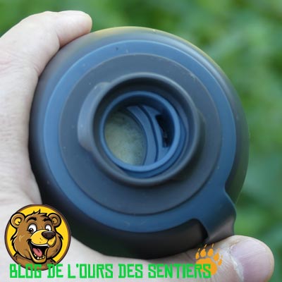 Facile à nettoyer, la cartouche filtrante en fibres creuses de la gourde platypus meta est facile