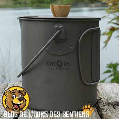 En bivouac, pas toujours facile de faire du café, la solution est le presse café française à piston origin outdoors