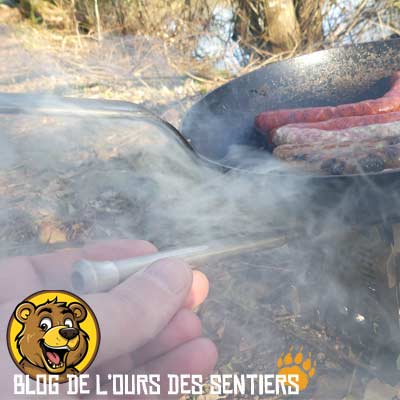 Utilisation d’un bouffadou télescopique pour alimenter en air un réchaud à bois Fabogliss.