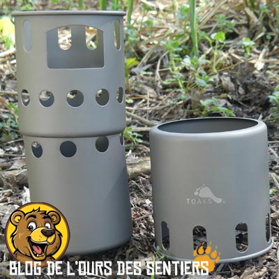 Composé de trois parties, le réchaud toaks en titane combustible bois est très facile à monter et installer
