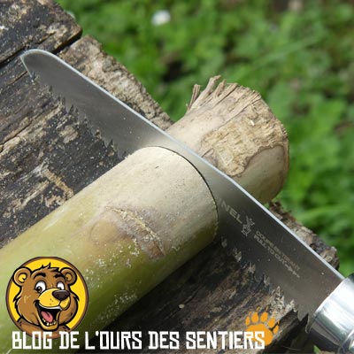 La coupe de la scie pliante N12 Opinel est très précise et de grande qualité mais la finesse de sa lame est assez fragile