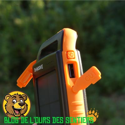 les ports USB de la batterie solaire Solargo Pocket sont protégés de caches parfaitement étanches