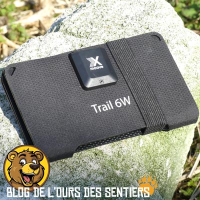 Très léger et compact, le Panneau Solaire repliable Trail 6 Watts Xmoove se range facilement dans un sac à dos